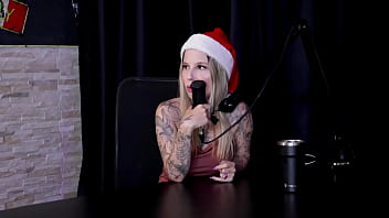 Safada se masturba após dizer que tem vontade de fazer ménage nunca foi em casa de swing gosta de uns tapas e perdeu a virgindade com baby fire watch sheer red