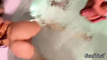 Dei Escondido Para O Marido Da Minha Amiga "me Buscou No Trabalho E Me Levou Para O Motel" thumbnail