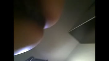 Amadora mostrando a buceta