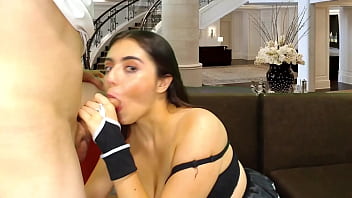 Comiendome la polla de mi vecino vergon