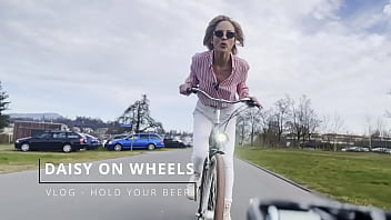 Miss daisy diamond on wheels bike vlog