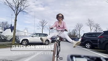 Miss daisy diamond on wheels bike vlog