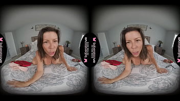 Brunette Sexy Babe thumbnail