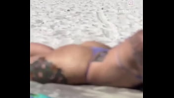 Cake by the ocean ️