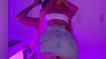 Soquei de quatro na cadeira game enchi a boca da safada de porra