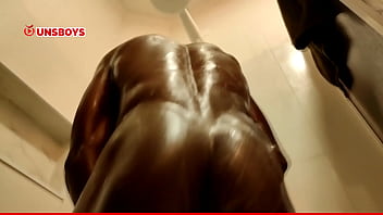 Garoto Negro Hetero Tomando Banho Na Casa Do Amigo Gay thumbnail