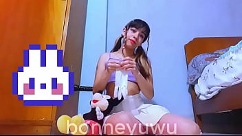 Bonneyuwu 12 21 me doy en cuatro con el dildo
