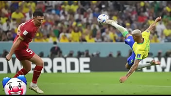 Richarlison metendo nos novinhos