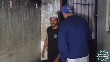 Novinho Me Flagrou Mijando E Caio De Boca No Carro thumbnail