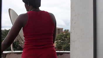 Je viens de partager une scène de baise avec mon voisin je lui ai promis le nouvel iphone 17 et je l'ai baisser à fond jusqu'à ce qu'il juisse comme un fou