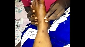 Foot worship as i smoke from her toes