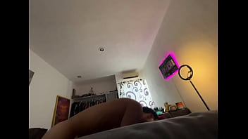 Una bomba argentina usa el lenguaje corporal para comunicarse con un afortunado mexicano