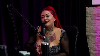 Safada sensualiza ao mostrar seus peitos após falar que prefere pau pequeno e grosso renata gomes watch sheer red