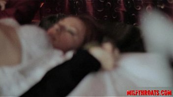 Young girlfriend sucking huge cock