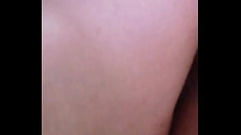 Me escurro en su boca