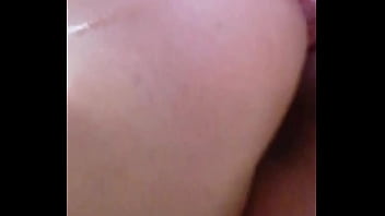 Me escurro en su boca