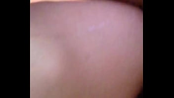 Me escurro en su boca