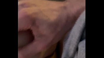 Un hombre me sigue y acabamos follando