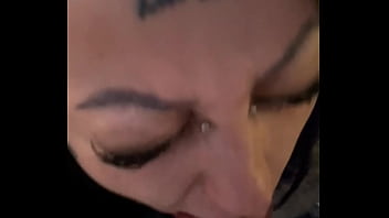 Un hombre me sigue y acabamos follando