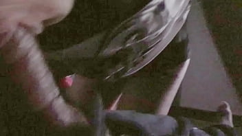 Coroa safada pagando boquete