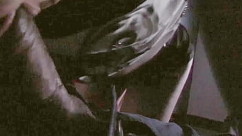 Coroa safada pagando boquete