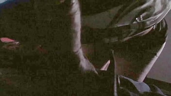 Coroa safada pagando boquete