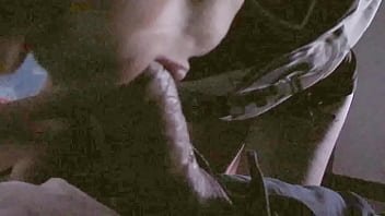 Coroa safada pagando boquete