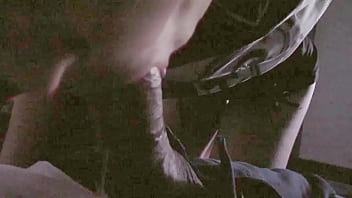 Coroa safada pagando boquete