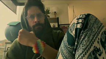 Fantasía Tentadora Y Belleza Magnética Se Toca El Coño Como Si Fuera Guitarrista De Heavy Metal thumbnail