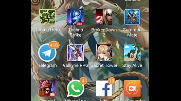 Gordinha tomando banho