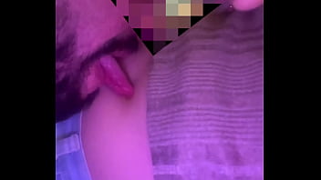 Sucking my girl's belly button