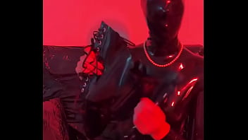 Who else loves corsets #latex #corset #latexgirl #rubbergirl #fetishcommunity