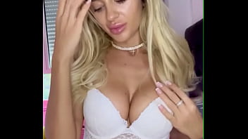 Carefree aussie rebel unapologetically embracing her mischievous side