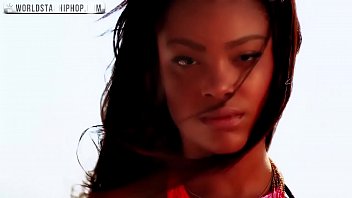 Blk whore masturbation pussy