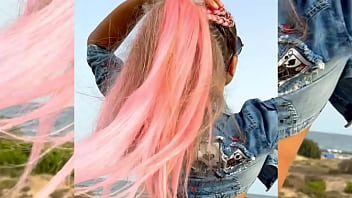 Photoshoot ends in anal sex in the horny cameraman's studio