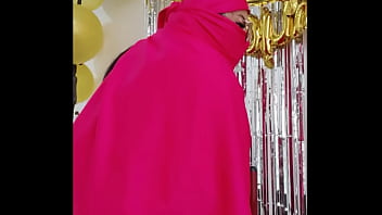 Patriarchy made me very submissive and that's why i'm wearing clothes covering my face