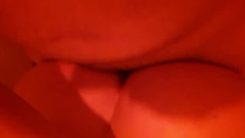 Casal assiste sexo ao vivo na cabine do swing