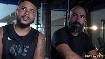 Na casa das proibidas a mila hot puxou o treino e deu gostoso na academia do fv para dois brutos mila hot felipe costa erick frei Na casa das proibidas a mila hot puxou o treino e deu gostoso na academia do fv para dois brutos mila hot felipe costa erick frei