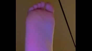 Lightskin girl shows toes and soles