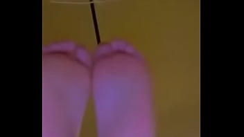 Lightskin girl shows toes and soles