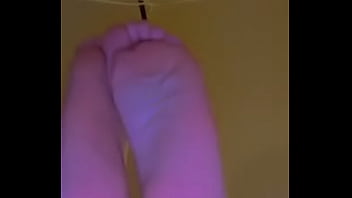 Lightskin girl shows toes and soles