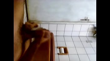 Novinho Pirocudo Se Masturbando E Gozando Muito thumbnail