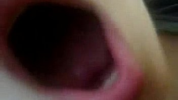 Linda chica masturbandoce