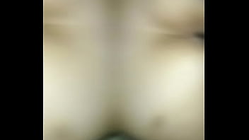 Corneando a milf flaquita