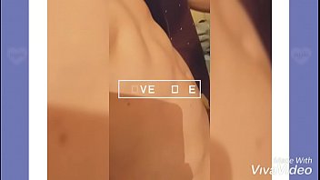 Sexo casero rompiendole sus licras