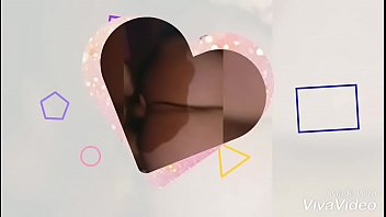 Sexo casero rompiendole sus licras