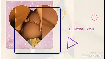 Sexo casero rompiendole sus licras