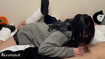 連れ込んだj○ギャルにフェラしてもらう動画