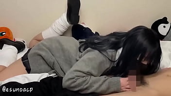 連れ込んだj○ギャルにフェラしてもらう動画