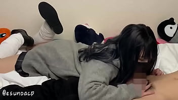 連れ込んだj○ギャルにフェラしてもらう動画